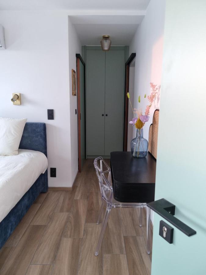Cerf, Ouvre-Moi B&B Rochefort Esterno foto